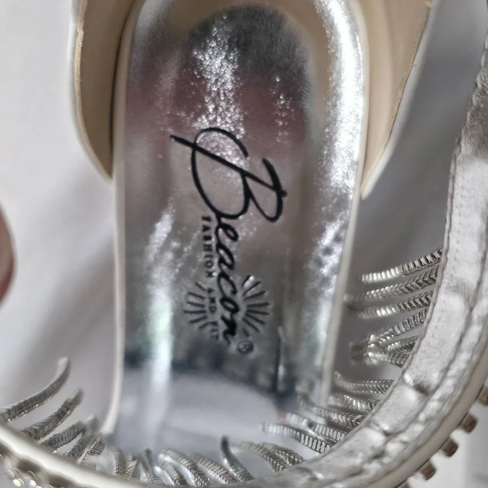 Beacon Women's Glamour Rhinestone White Heels Size 9M NIB